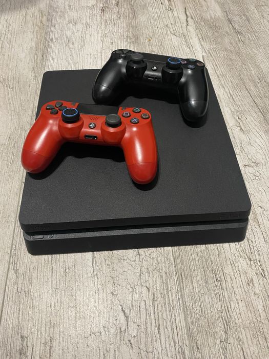 Ps 4 slim 1 TB с 2 игри, 2 джойскика, 2 move джойстика, VR, камера