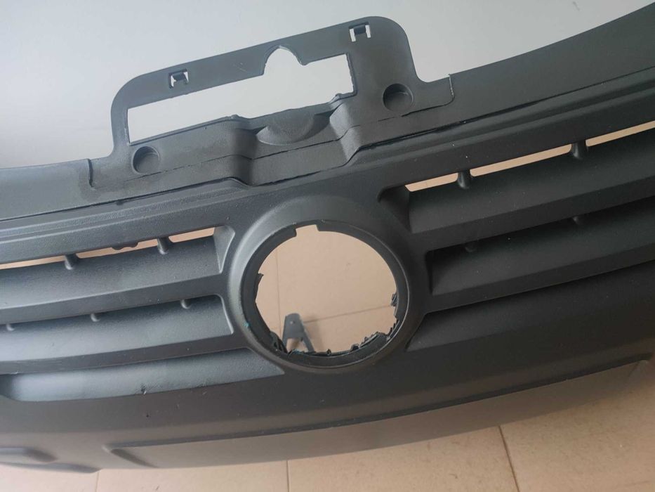 Предна броня Кади 2004-2010 VW Caddy Cady Нова с решетка