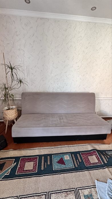 Продам диван в хорошем состояний