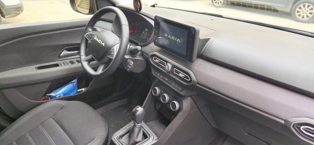 Inchirieri auto Logan Nou