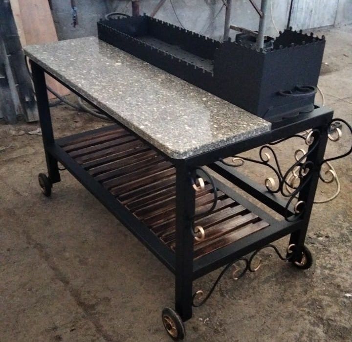 Мангал с каменной вставкой