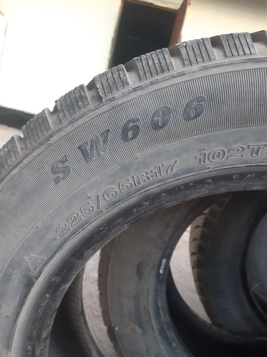 Зимние шины 225×65×17