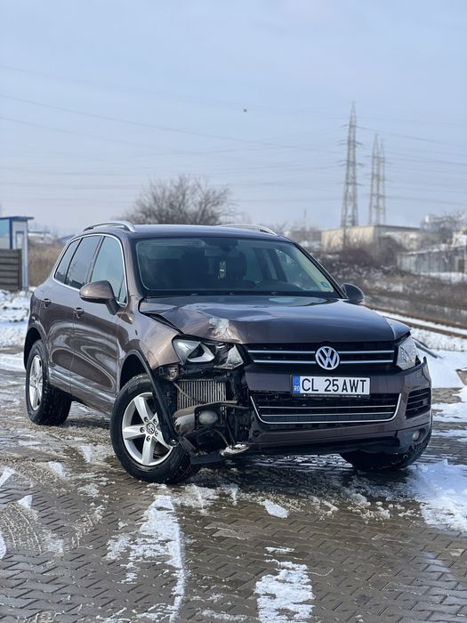 Vw Touareg 2011 239 cp AVARIAT RATE