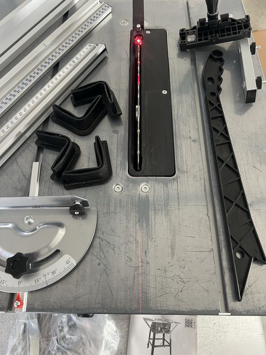 Стационарен  циркуляр с лазер Scheppach HS110 и HS250L SE 2000W 4800об