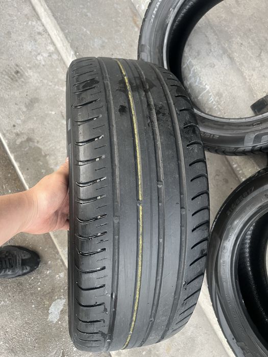 Продам летнюю резину 215/55/17