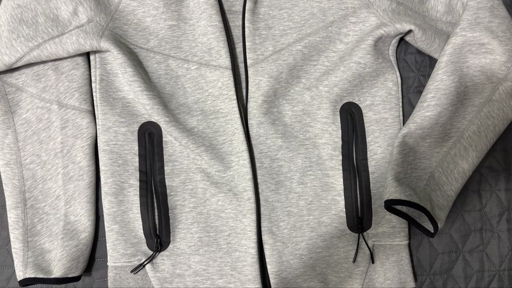 Nike tech fleece сив