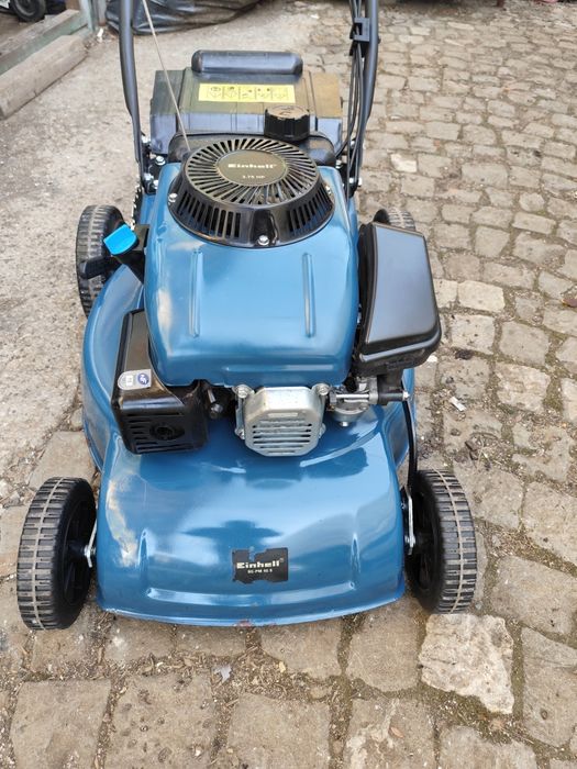 Самоходна бензинова косачка