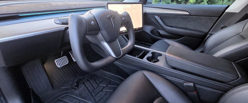 Tesla /Model 3/2021