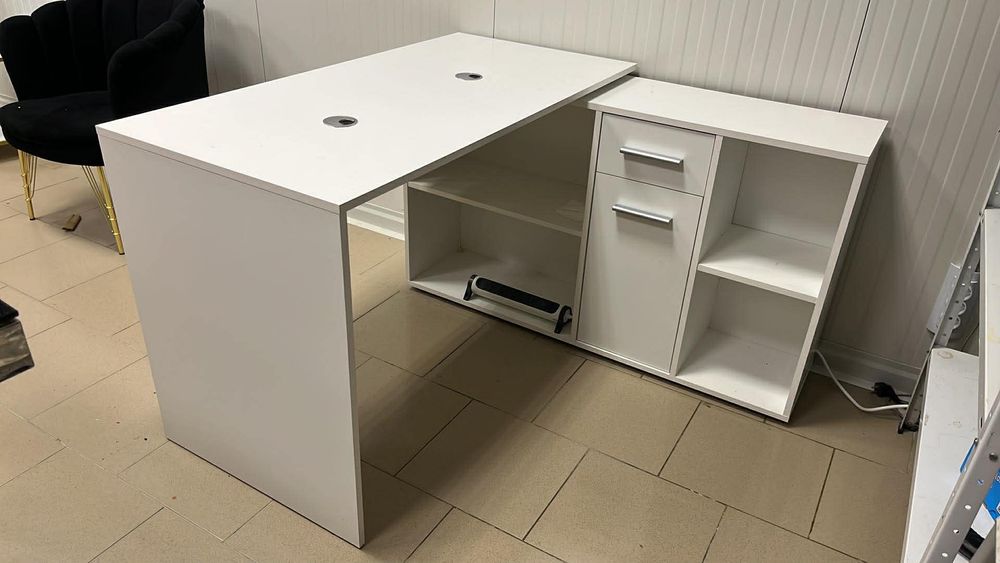 Цялостно оборудване за салон - маникюр , педикюр , мебели