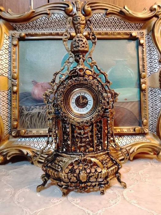 Часы и подсвечники