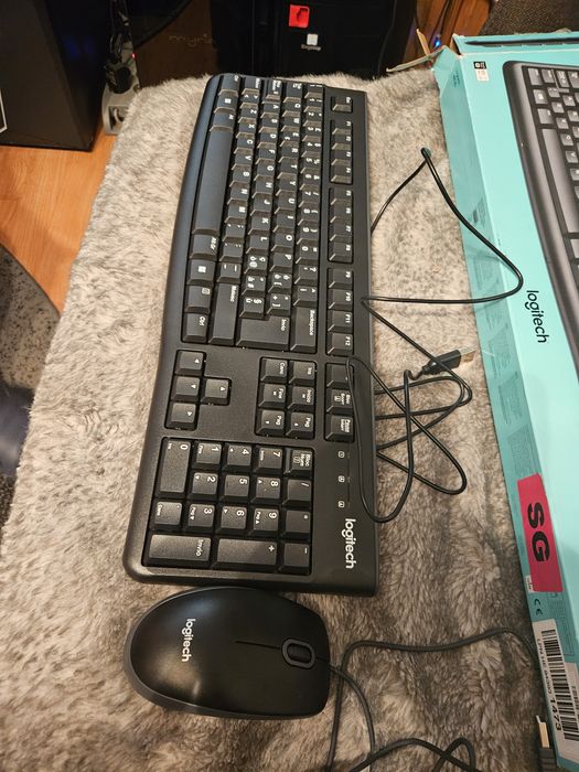 Tastatura Logitech nem și mouse set