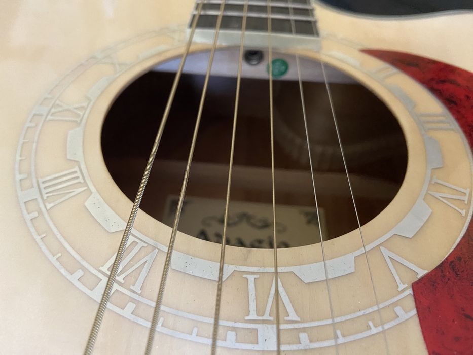 Продам гитару за 40000