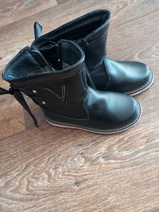 Продам детские ботиночки