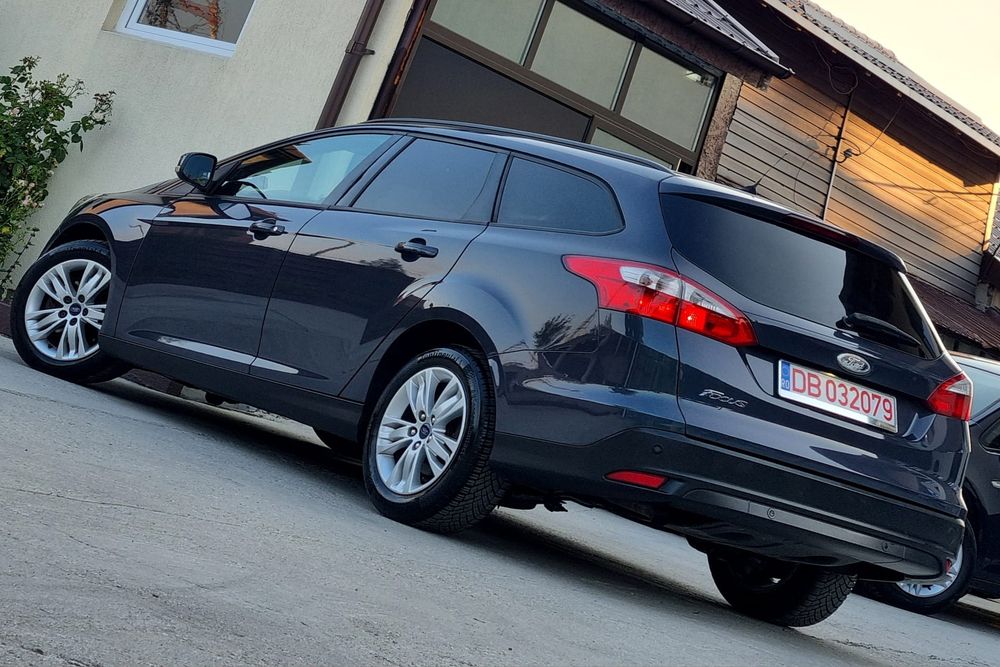 FORD Focus 2012 — imagine 3