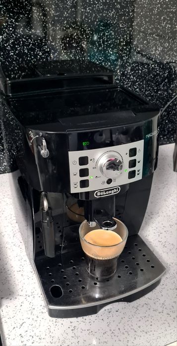 Espressor aparat cafea boabe Delonghi Magnifica S
