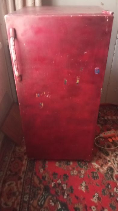 Холодильник сотилади