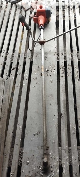 Vînd drujbă stihi 211.si motocositoare Husqvarna 128r