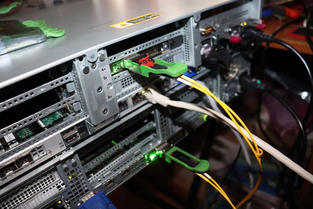 Transceiver QSFP28 FINISAR 100G CWDM4 SMF 1300nm 2Km FTLC1152RGPL