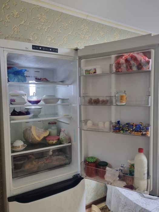 Продам холодильник буу