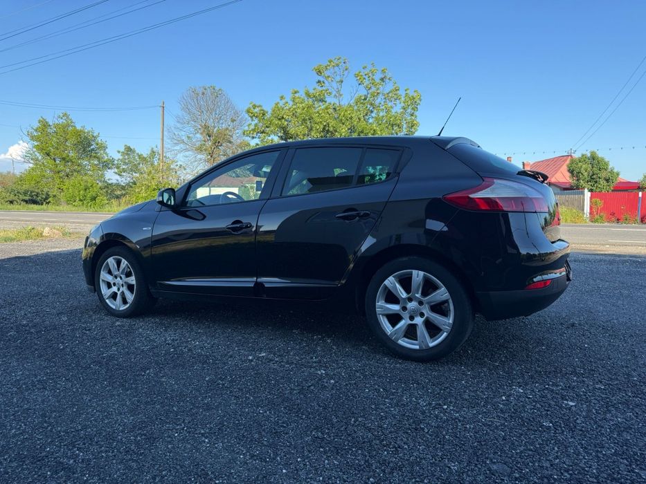 Vând Renault Megane 3- Bose - 1.5 dci - 110 cp  - Euro 5