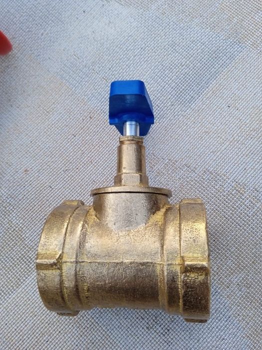 Кран латунный д.50