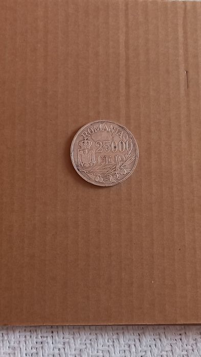 Vand 2 monede mari de Argint de 25.000 lei 1946,luciu din batere