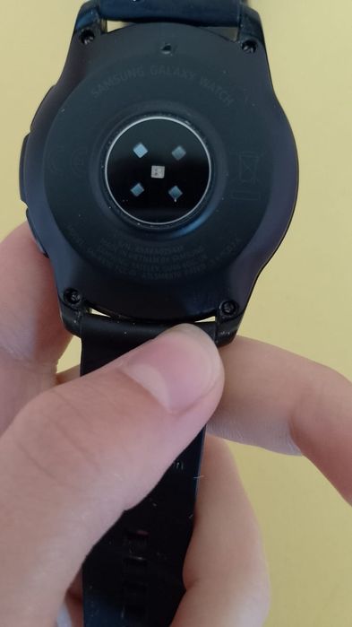 Почти като НОВ Samsung Galaxy Watch sm-r810