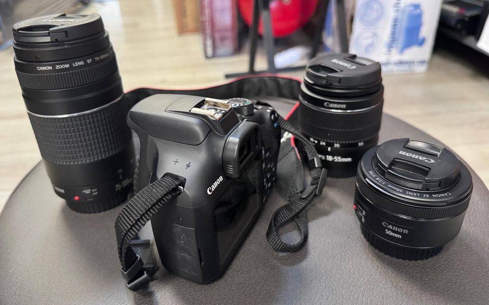 Amanet F28: Aparat Foto Canon EOS 1300D + 3 Obiective