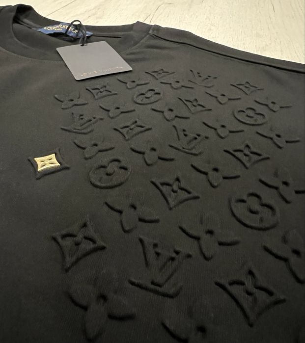 Мъжка черна тениска LV