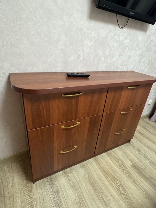 Шкаф, тумбочка, мебель для ванной