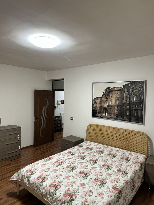 Închiriez Apartament 2 camere decomandat Zona Bucium