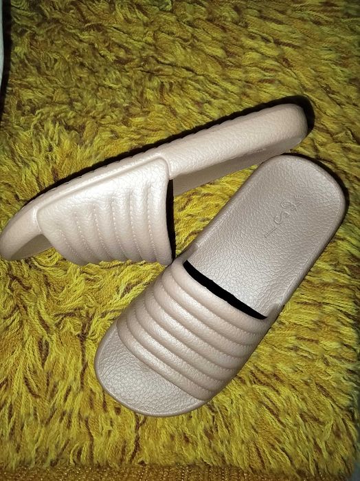 Шлепанцы новые, цвет шоколад