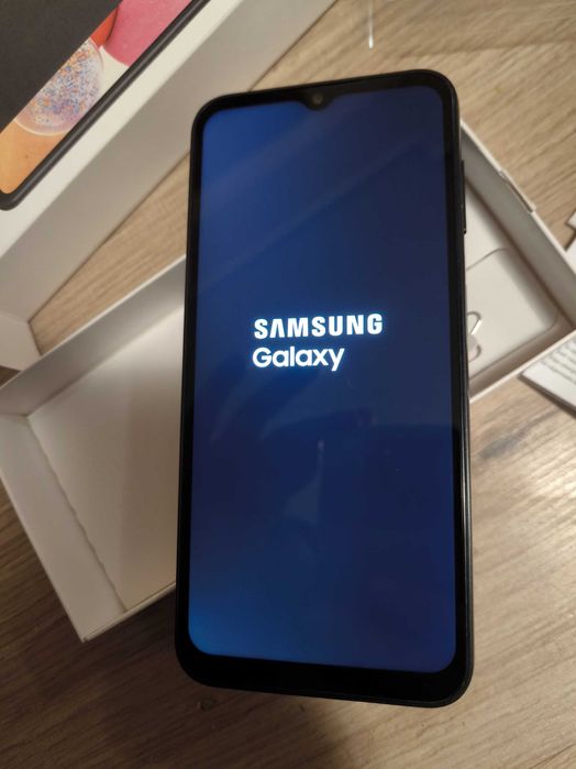 Чисто нов Телефон Samsung Galaxy A14 128GB 4GB RAM Dual Черен