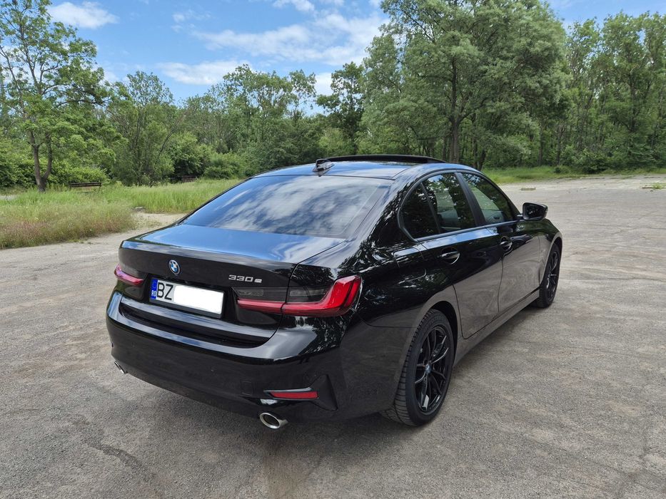 BMW SERIA 330e  2.0L Benzina  292 cp  TVA deductibil