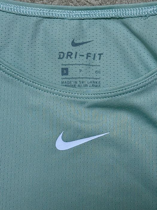 Дамска тениска Nike Dri-Fit (Размер S) – Пастелно зелена
