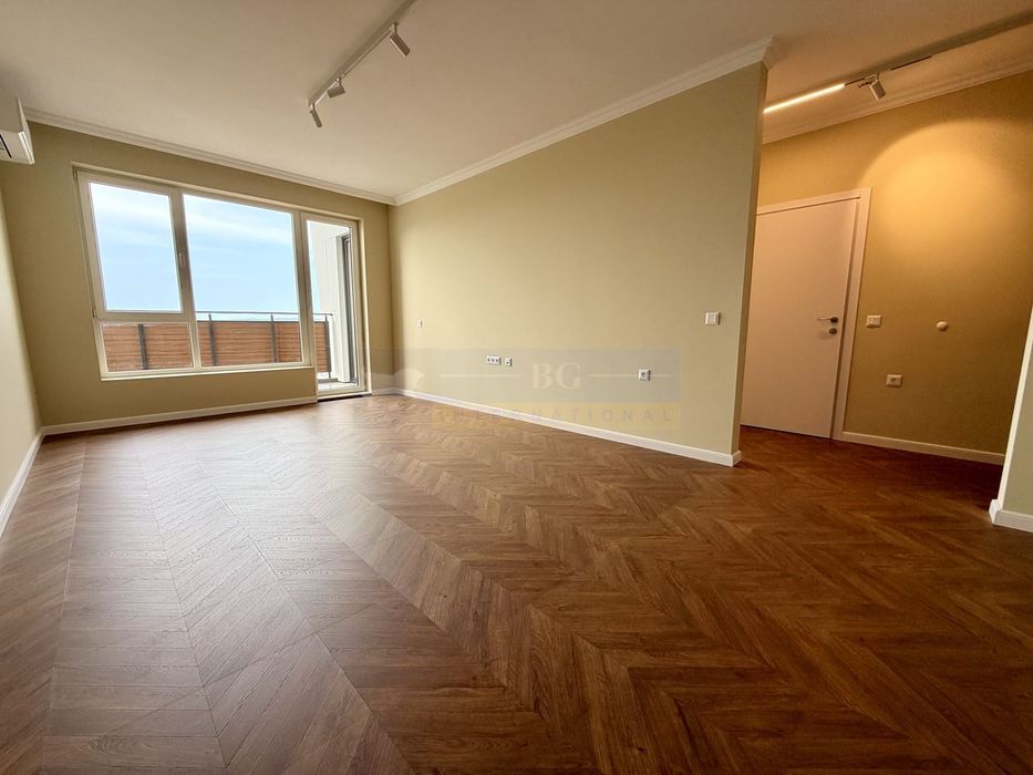 Продава се Двустаен апартамент в Бургас, Изгрев - 67 кв.м за 1675 €/кв.м - Снимка #2
