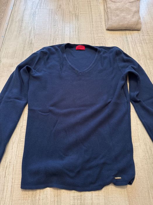 Продавам два пуловера на BOSS и BOSS orange