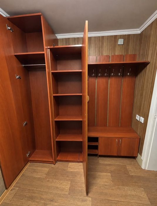 Продам шкаф в прихожую