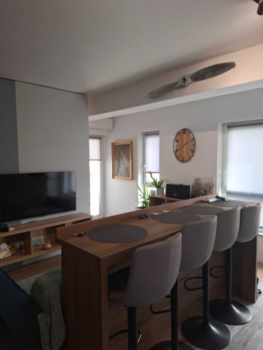 Apartament 2 camere , de vanzare , zonă centrală.