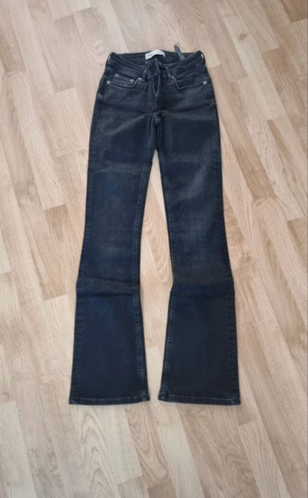 Zara blugi negri mar 32