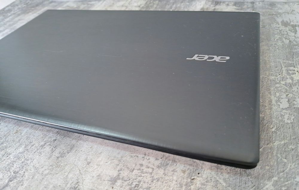 Продам ноутбук  ACER Aspire E5-553G  (идеал)