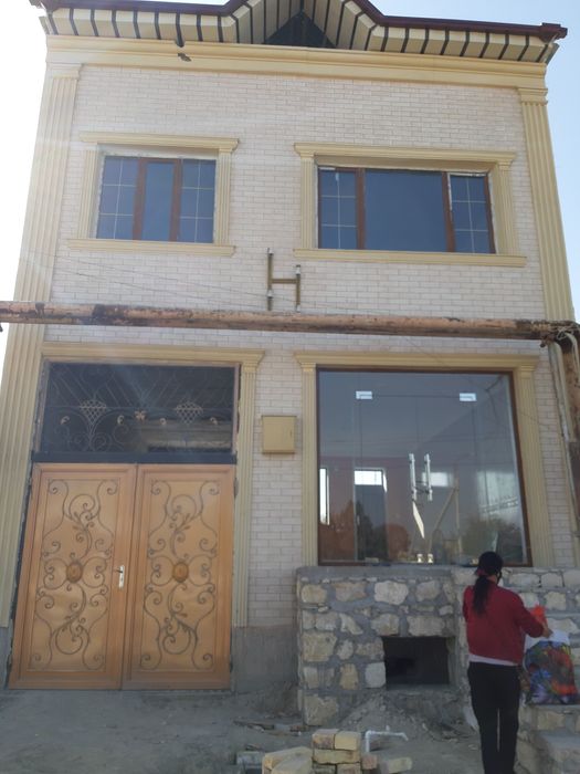 Продается новый коттедж в КАГАНЕ с помещением под магазин или аптеку