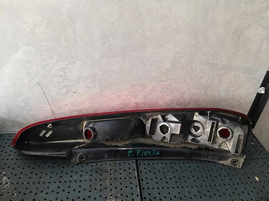 Stop tripla lampa stanga ford fiesta 5 jh jd facelift 6s6113405a