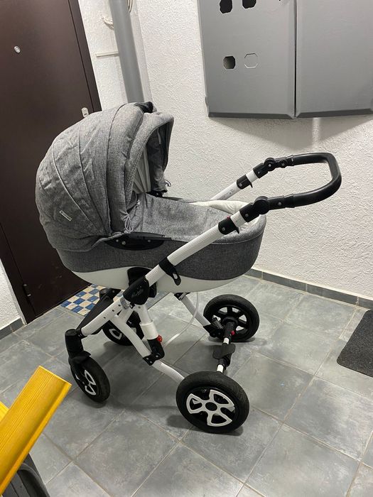 Продам коляску отличного качества