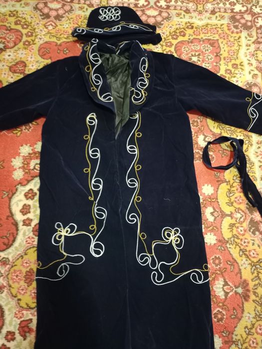 Продам чапан новый