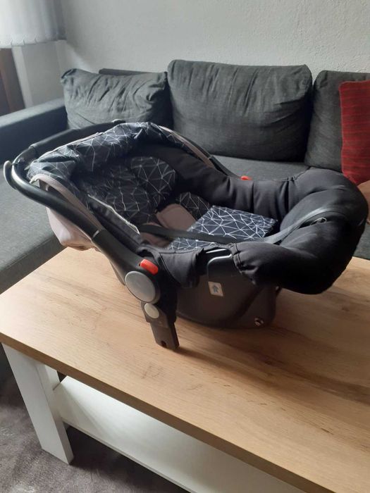 Бебешка количка CHIPOLINO 3 в 1