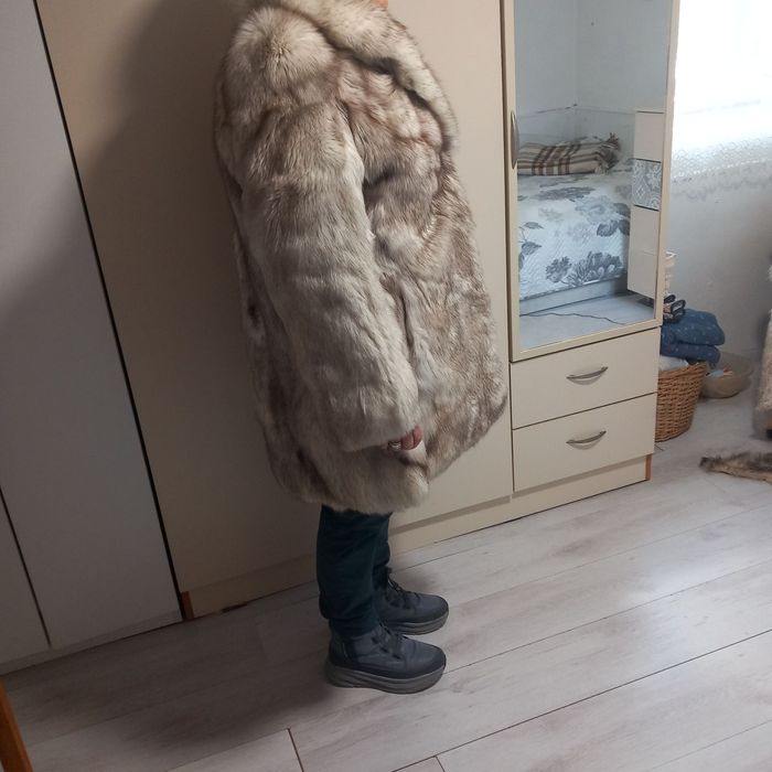 Дамско палто от сребърна лисица