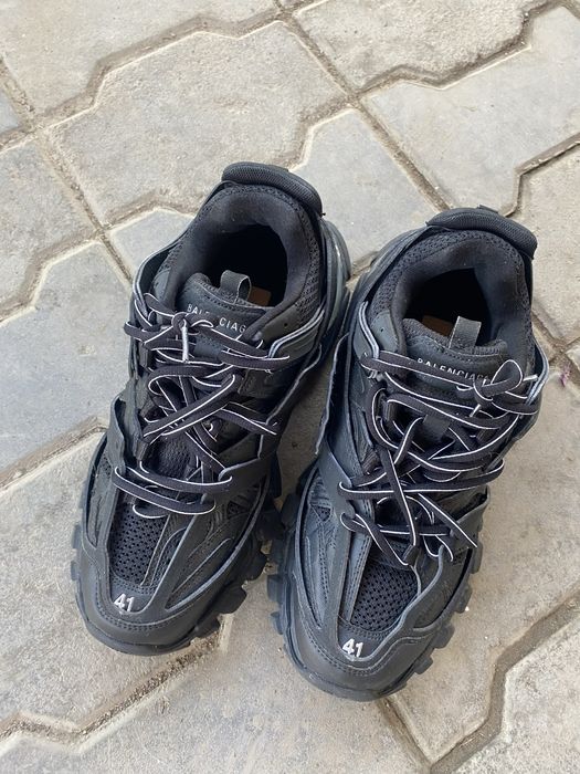Balenciaga track 1