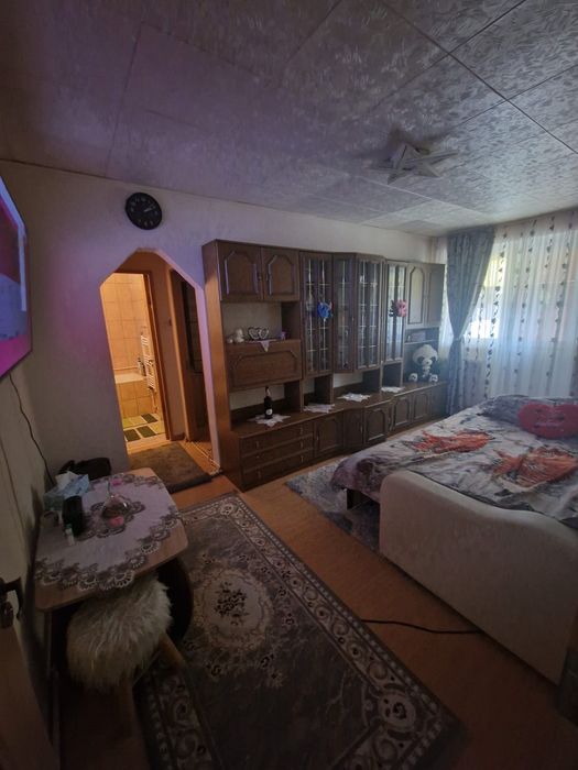 Apartament 3 camere l  Zona Liceul Teoretic “Mircea Eliade”