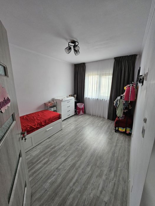 Casa 4 camere Lapus